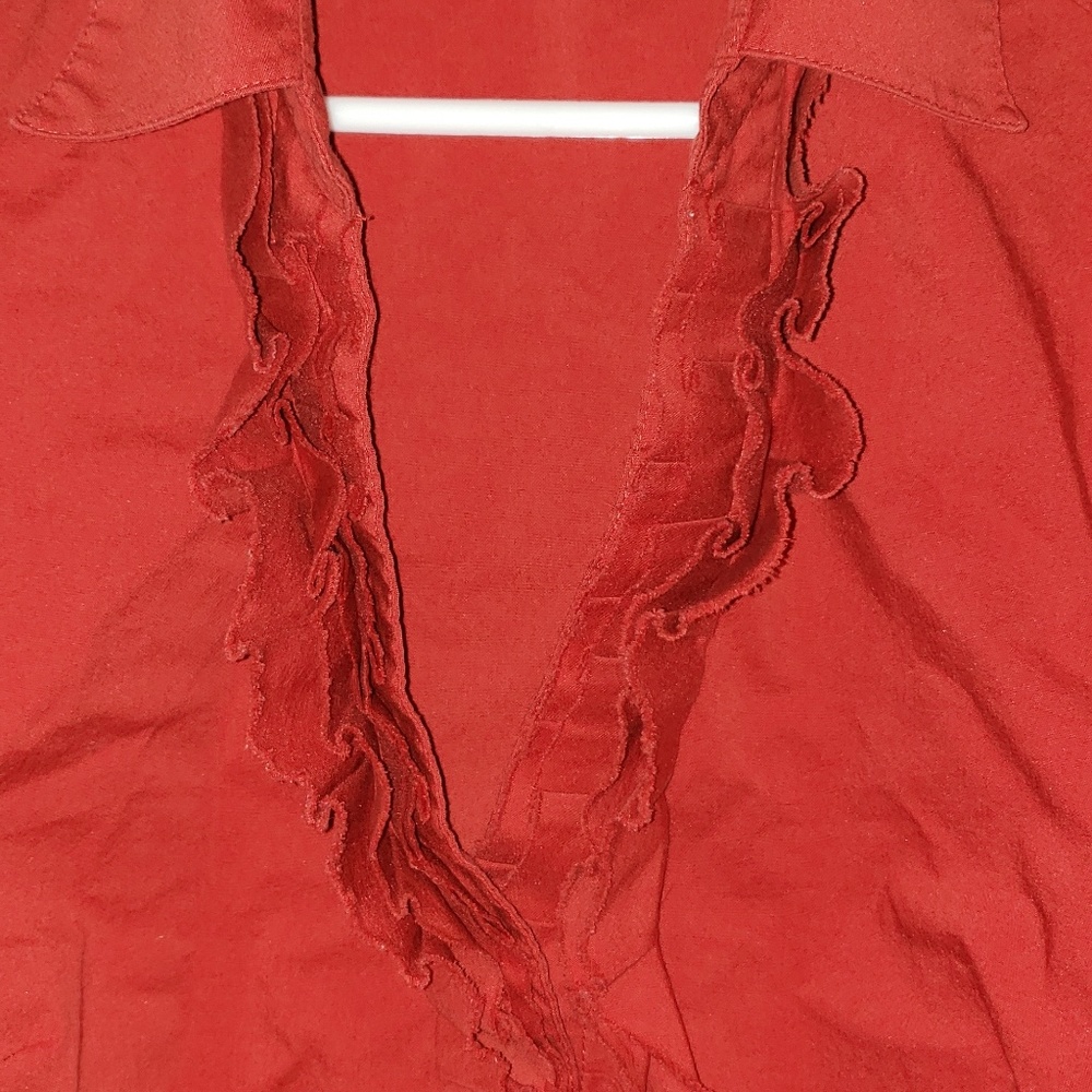 ❤The Limited Short Sleeve Ruffled Button-Down - Picture 3 of 7